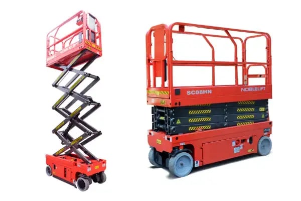 Plataforma elevadora de tijera eléctrica utilizada para trabajos de mantenimiento y operaciones en almacenes e instalaciones industriales.